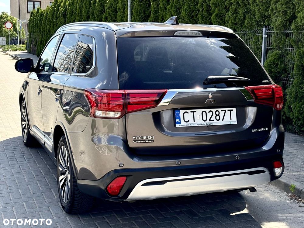 Mitsubishi Outlander 2.0 Intense + Navi 4WD CVT - 10