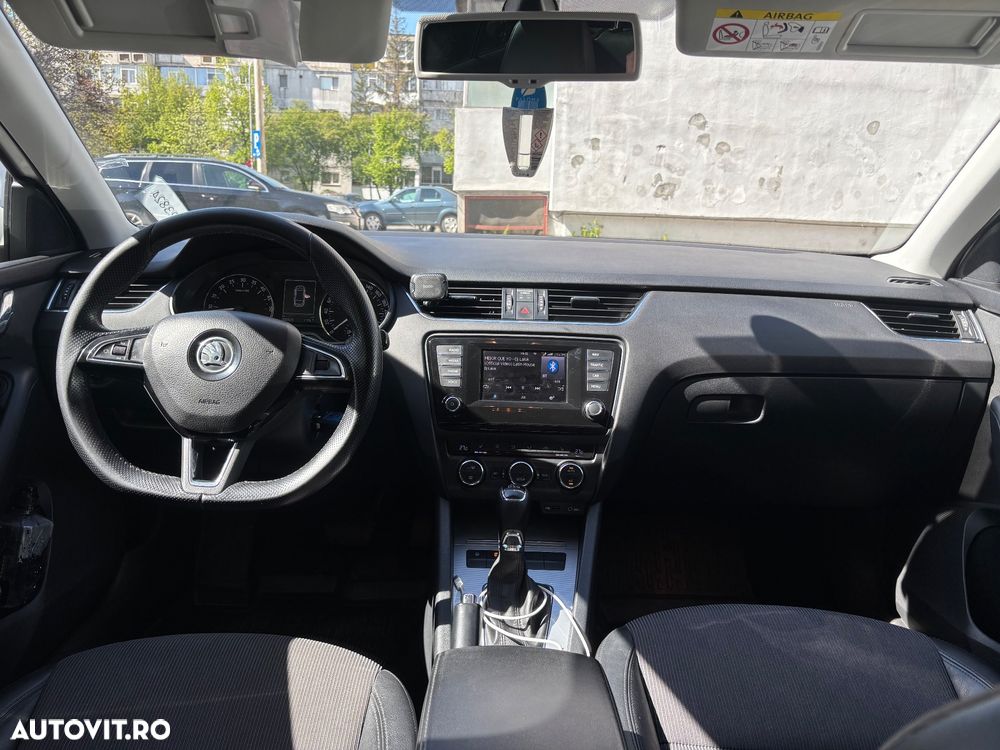 Skoda Octavia 2.0 TDI STYLE DSG - 11