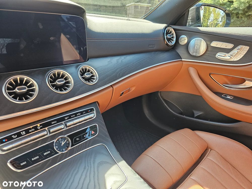 Mercedes-Benz Klasa E - 16