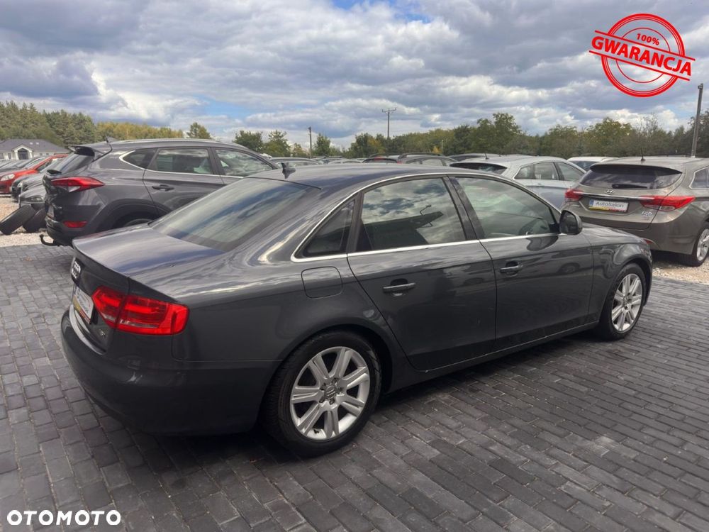 Audi A4 Limousine - 12
