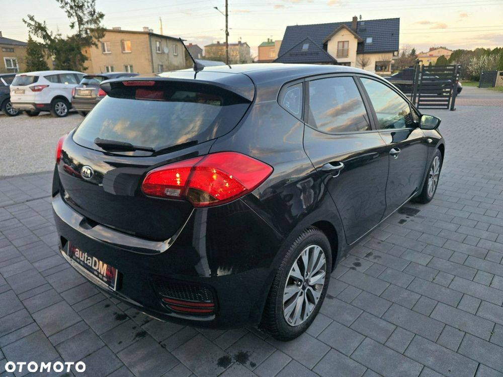 Kia Ceed - 8