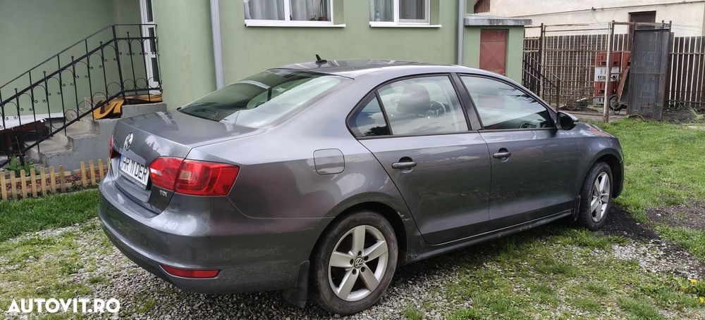 Volkswagen Jetta - 3