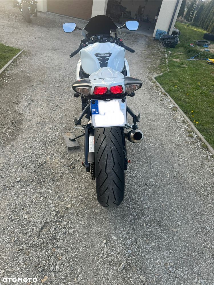 Suzuki GSX-R - 6
