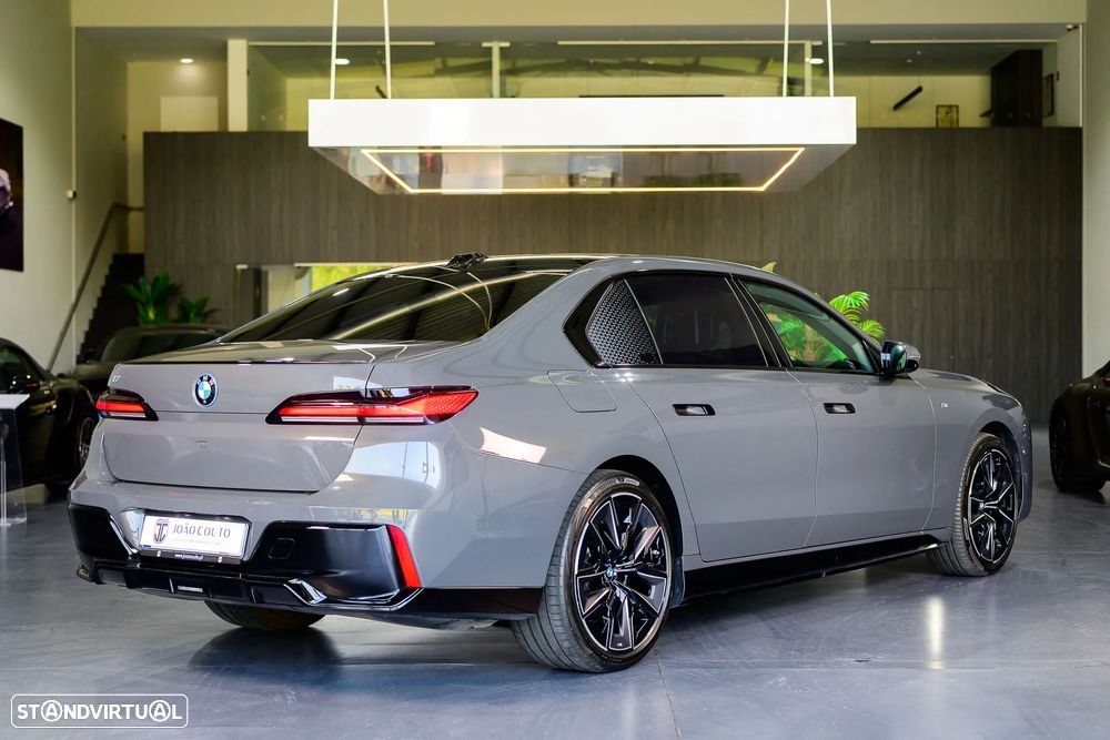 BMW i7 xDrive60 Pack Desportivo M Pro - 7