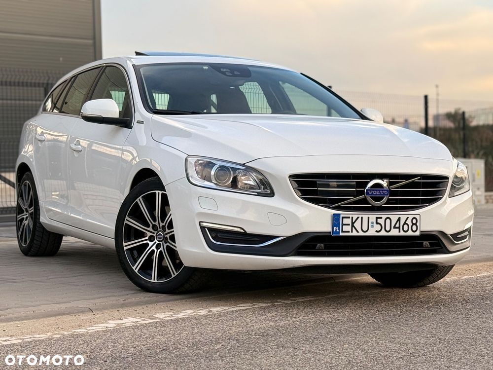 Volvo V60 D6 AWD Plug-in Hybrid Summum - 19