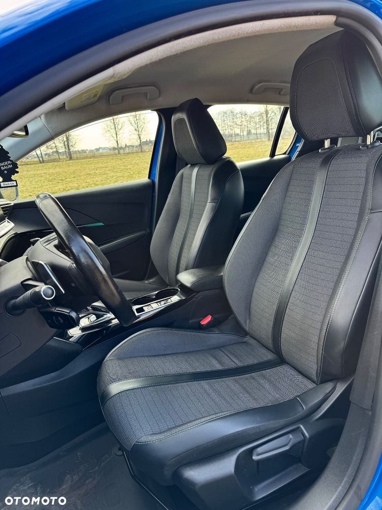 Peugeot 208 - 10