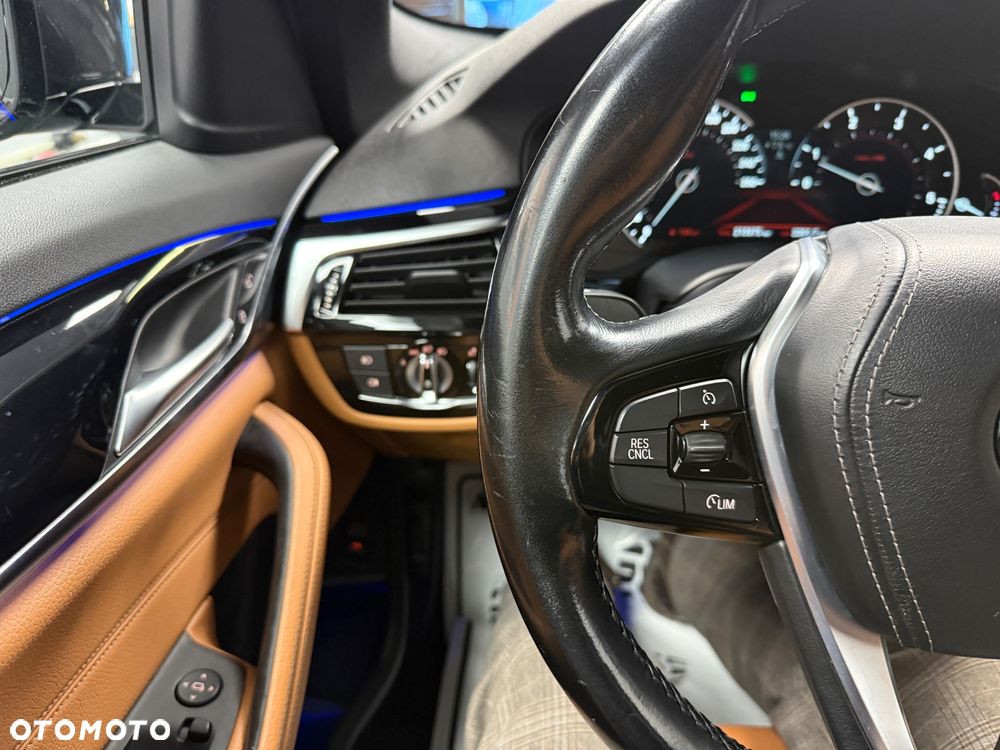 BMW Seria 5 520d Luxury Line sport - 18