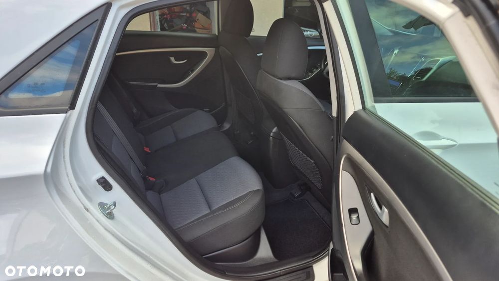 Hyundai i30 1.4 BlueDrive Comfort - 14