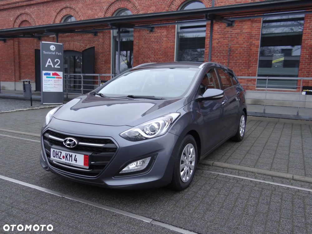 Hyundai i30 blue Kombi 1.6 CRDi Classic Navigation - 5