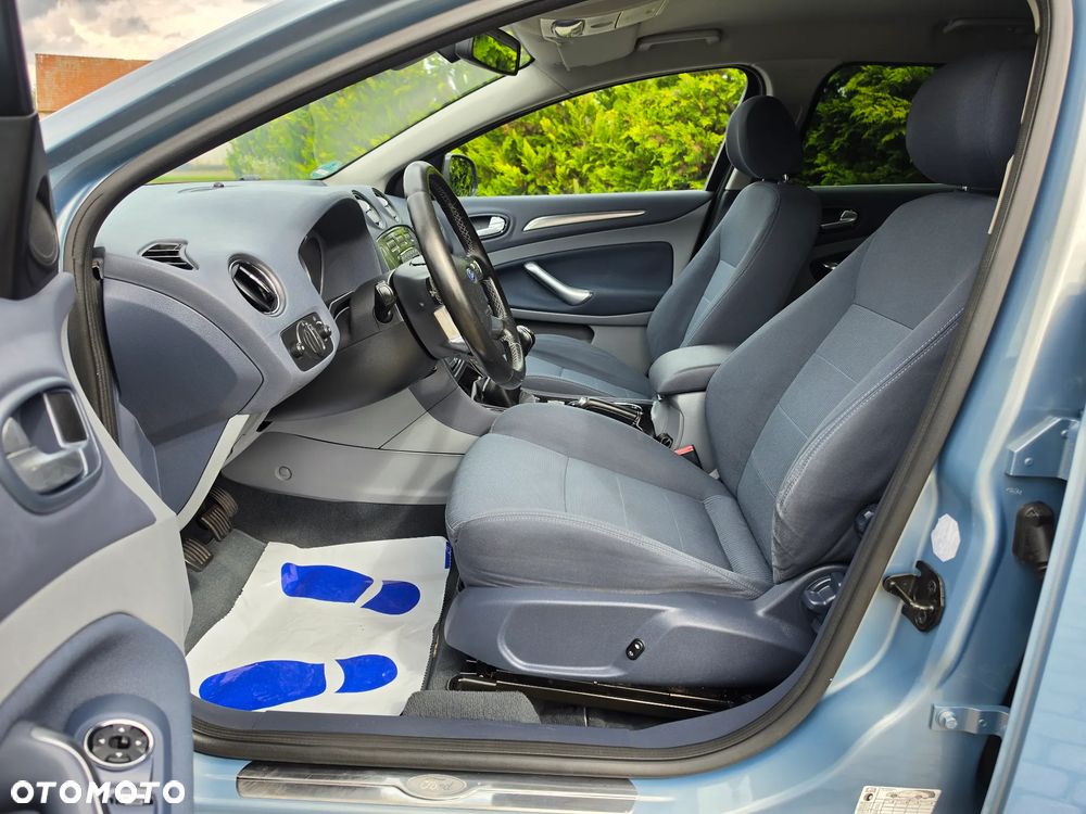 Ford Mondeo 2.0 Ghia Executive - 24