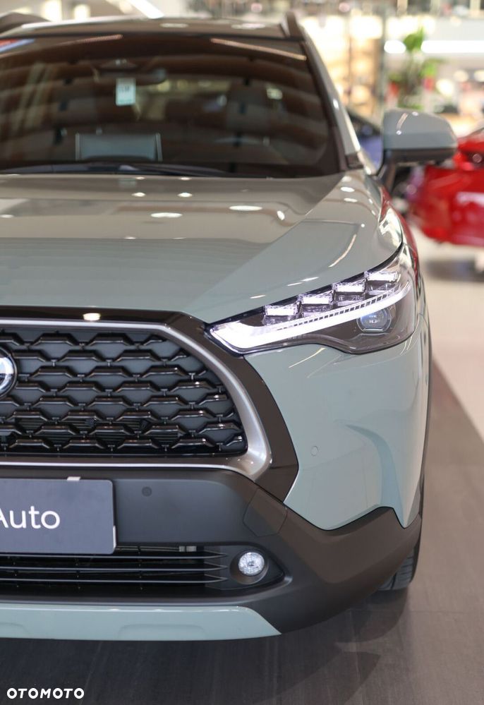 Toyota Corolla Cross 2.0 Hybrid Executive - 12