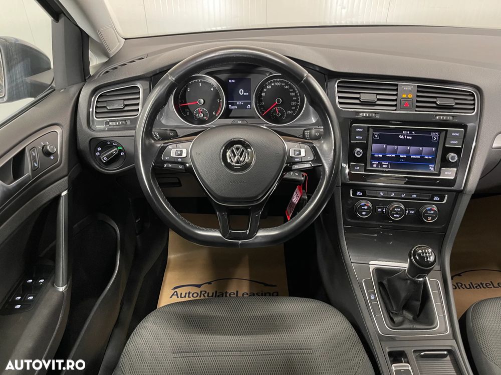 Volkswagen Golf 1.6 TDI Comfortline - 6