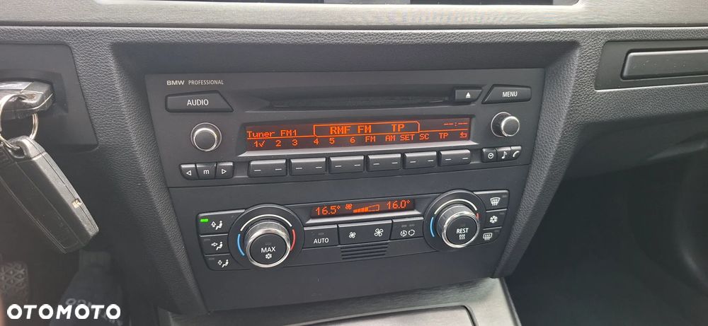 BMW Seria 3 325i - 7