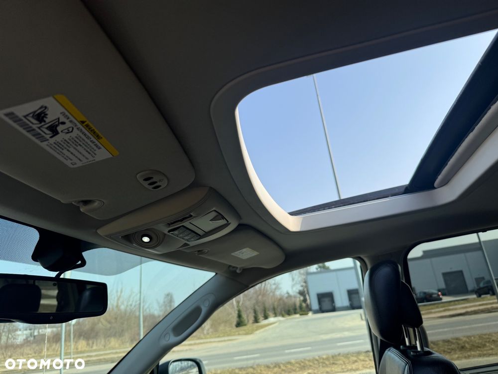 Chrysler Town & Country 3.6 Limited - 22