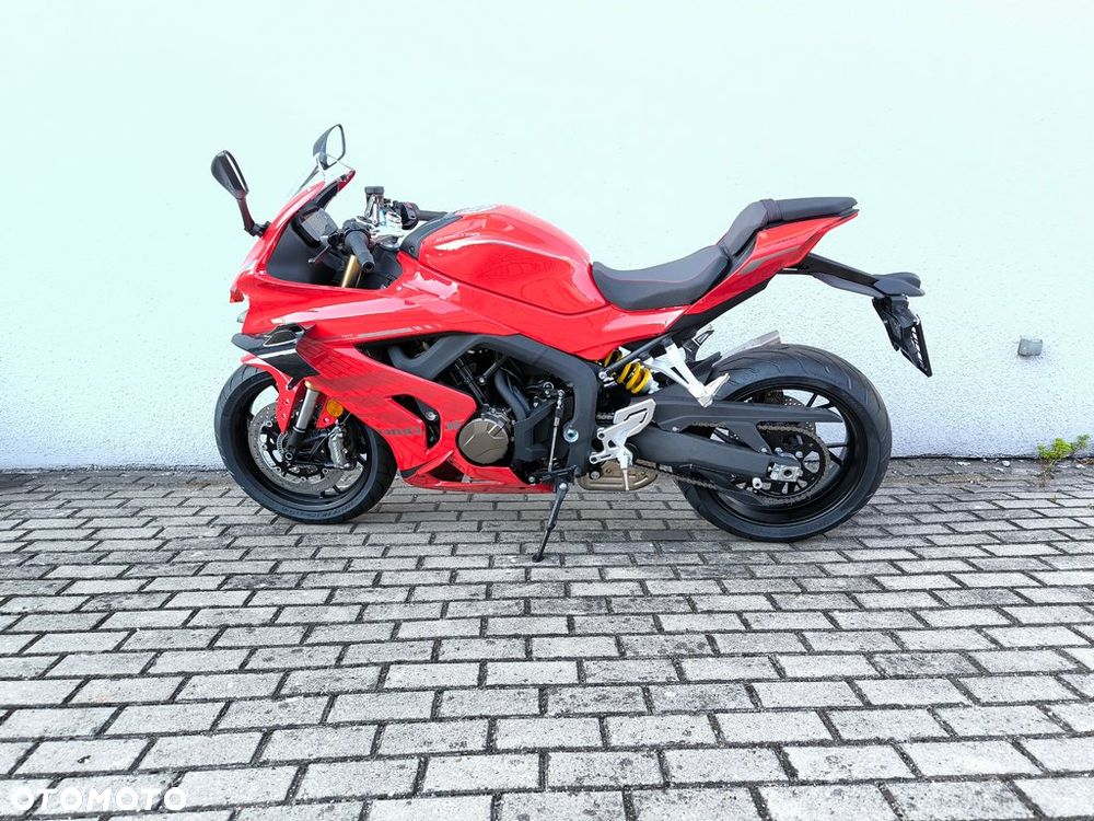 QJMOTOR SRK 800RR - 2