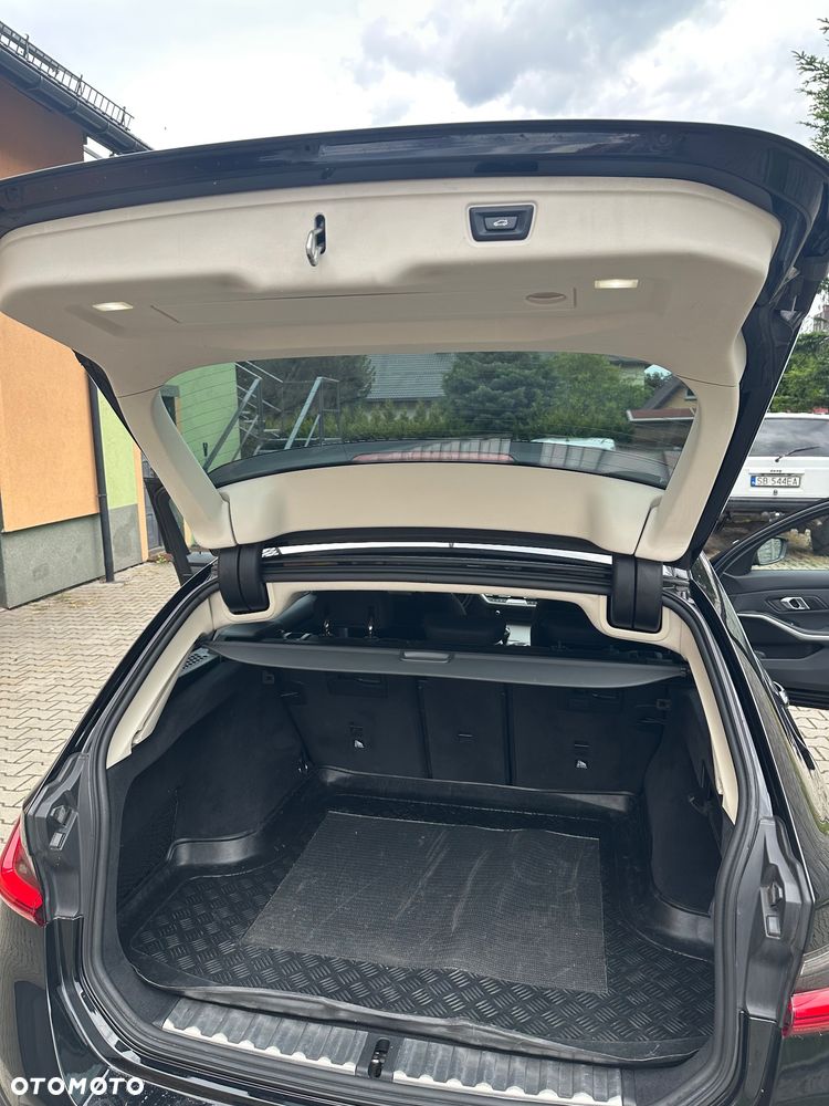 BMW Seria 3 320d xDrive Sport Line Shadow - 12