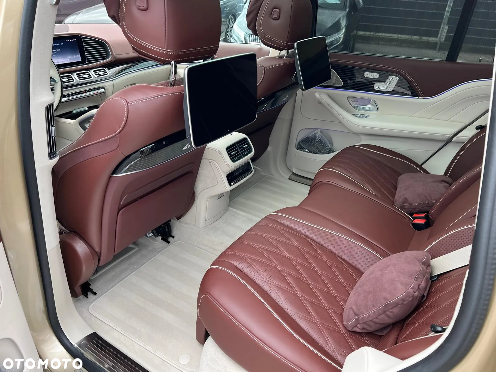 Mercedes-Benz GLS Maybach 600 4Matic 9G-TRONIC - 9