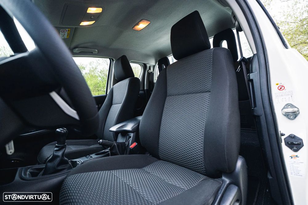 Toyota Hilux 2.4 D-4D 4WD CD CH - 38