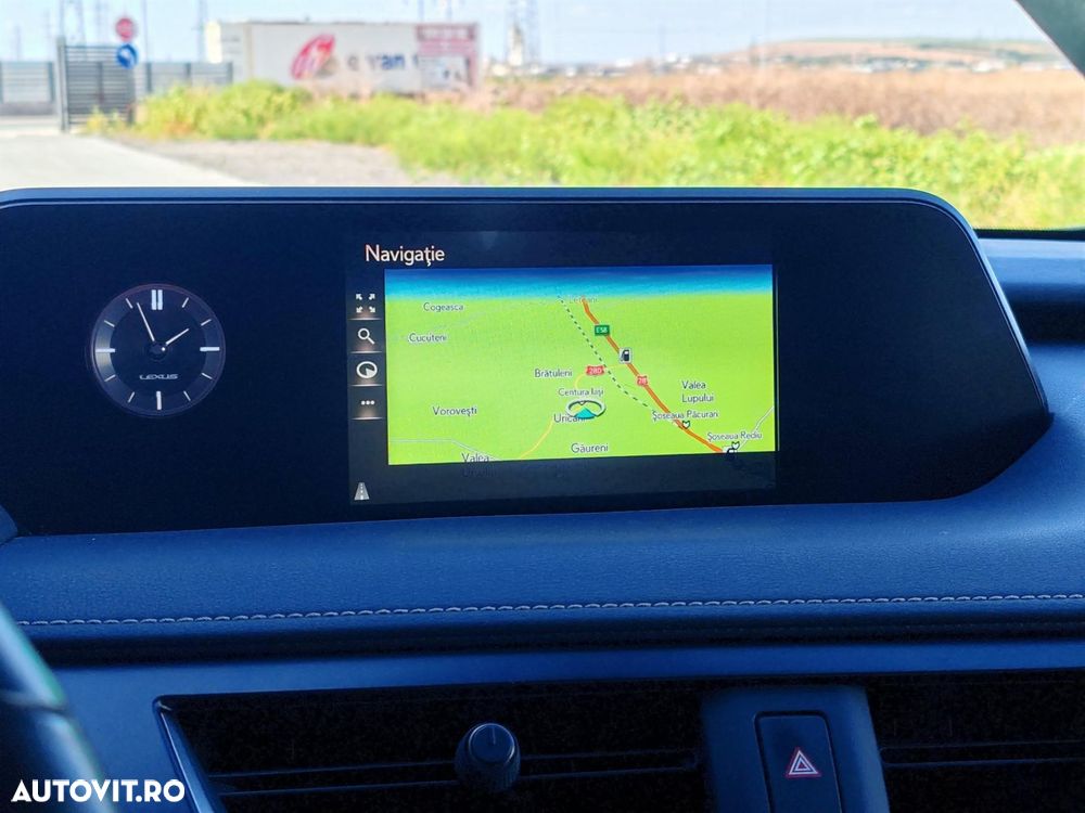 Lexus UX 250h (E-FOUR) Executive Line - 25