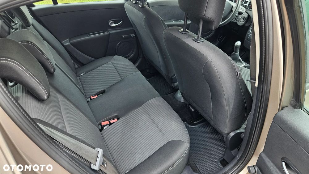 Renault Clio 1.2 16V Expression - 7