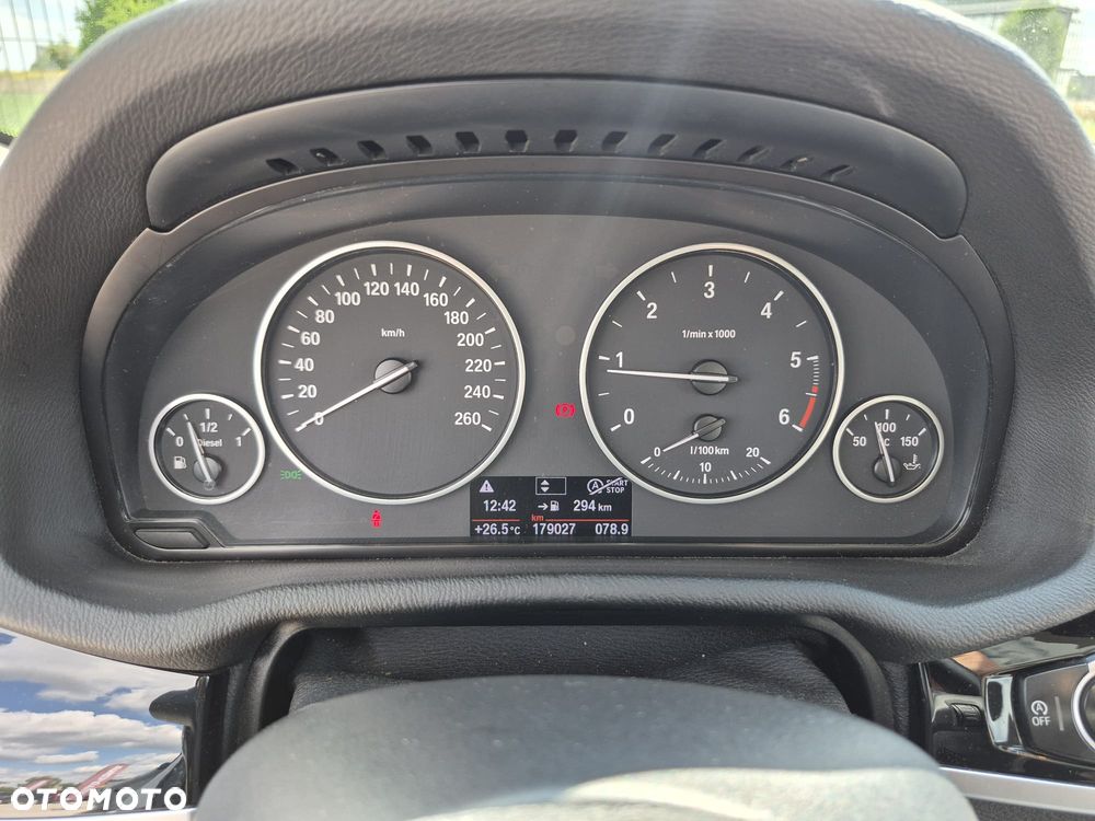 BMW X1 xDrive18d Sport Line - 28