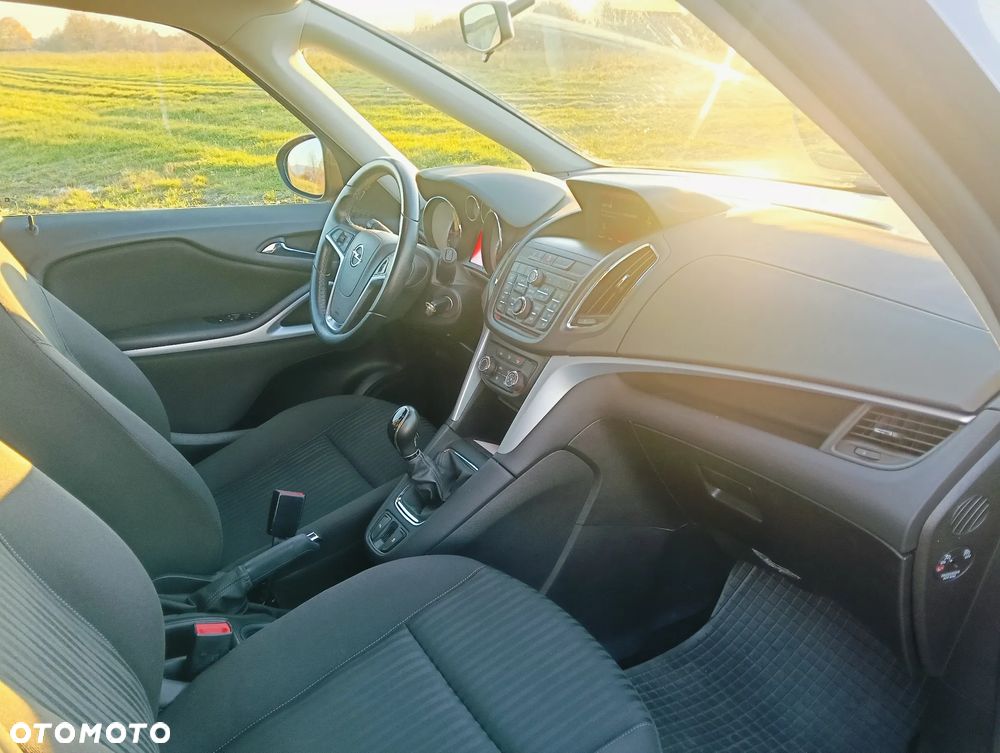 Opel Zafira Tourer 1.4 Turbo drive - 8