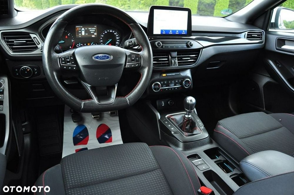 Ford Focus - 38