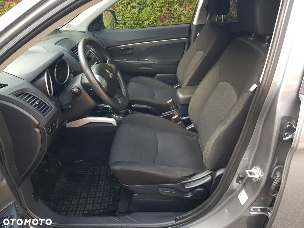 Mitsubishi ASX - 10