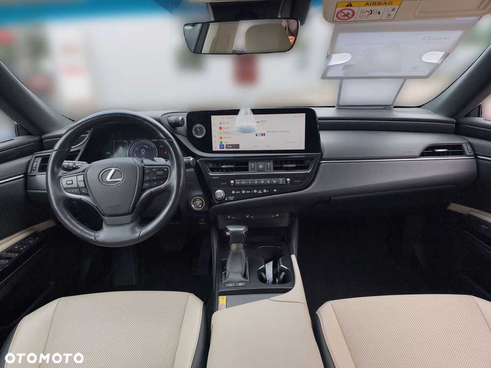 Lexus ES 300h F Sport Design - 15