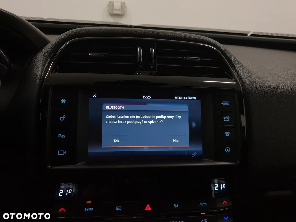 Jaguar XE 2.0 D Prestige - 17