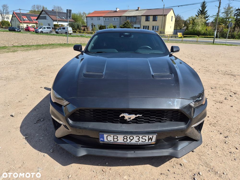 Ford Mustang - 2