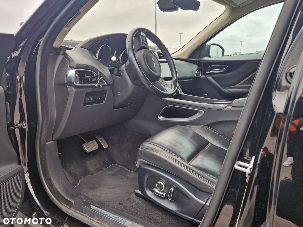 Jaguar F-Pace 2.0 i4P AWD Prestige - 15