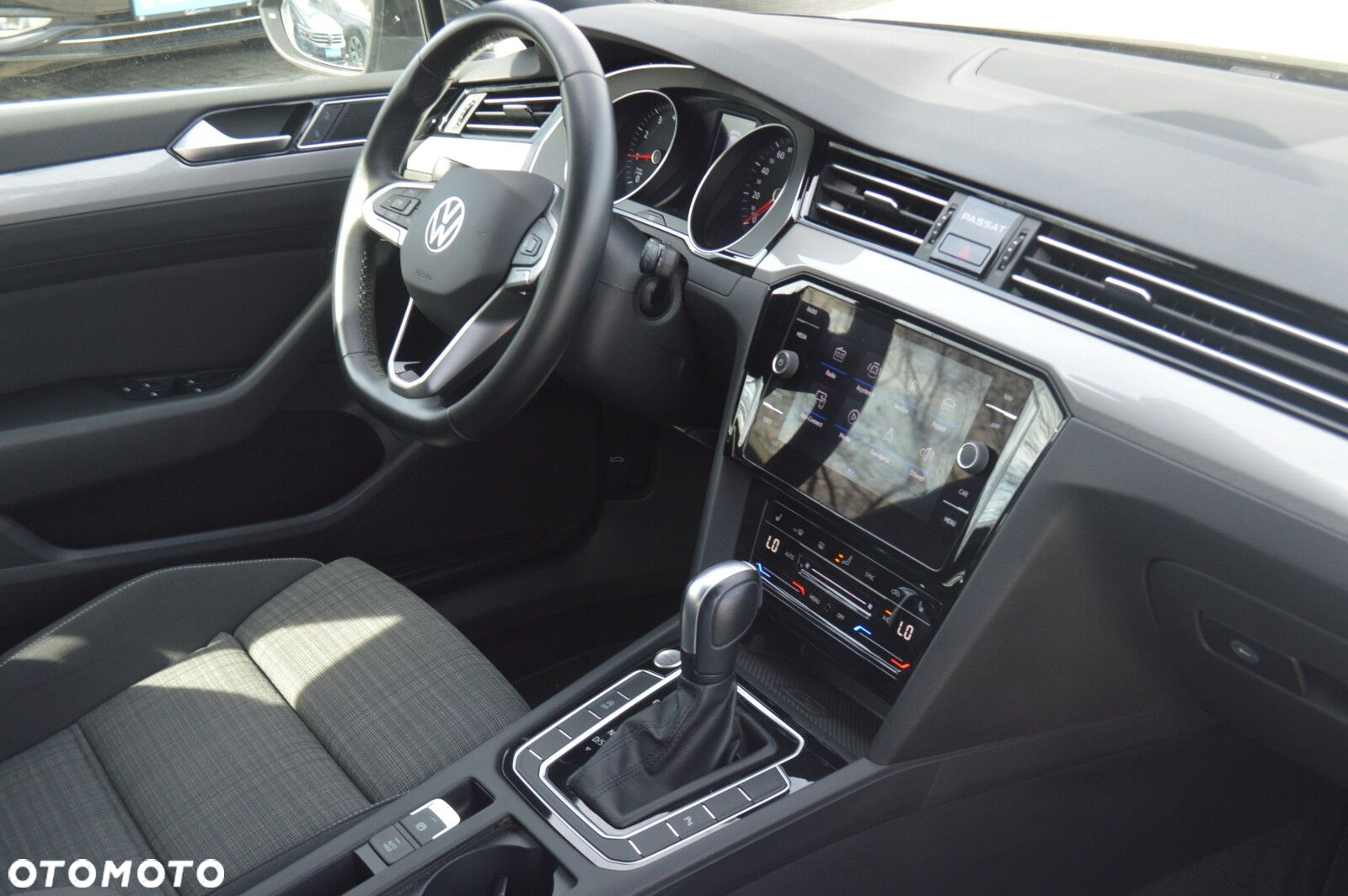 Volkswagen Passat 2.0 TSI Business DSG - 27
