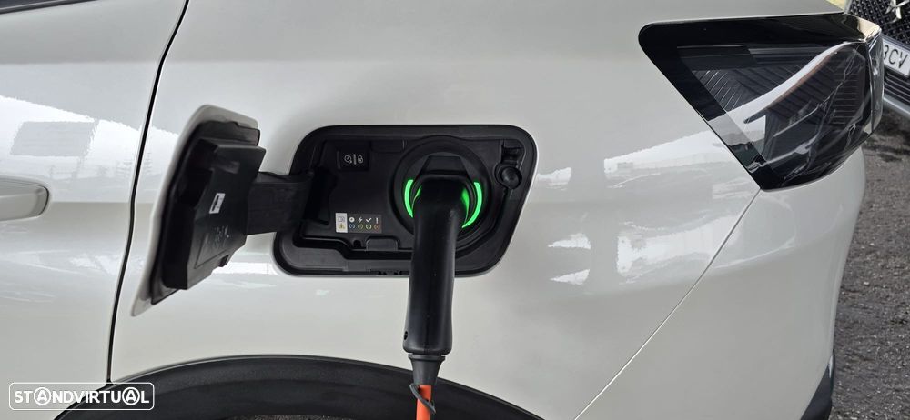 Peugeot 3008 1.6 Hybrid GT Pack e-EAT8 - 29