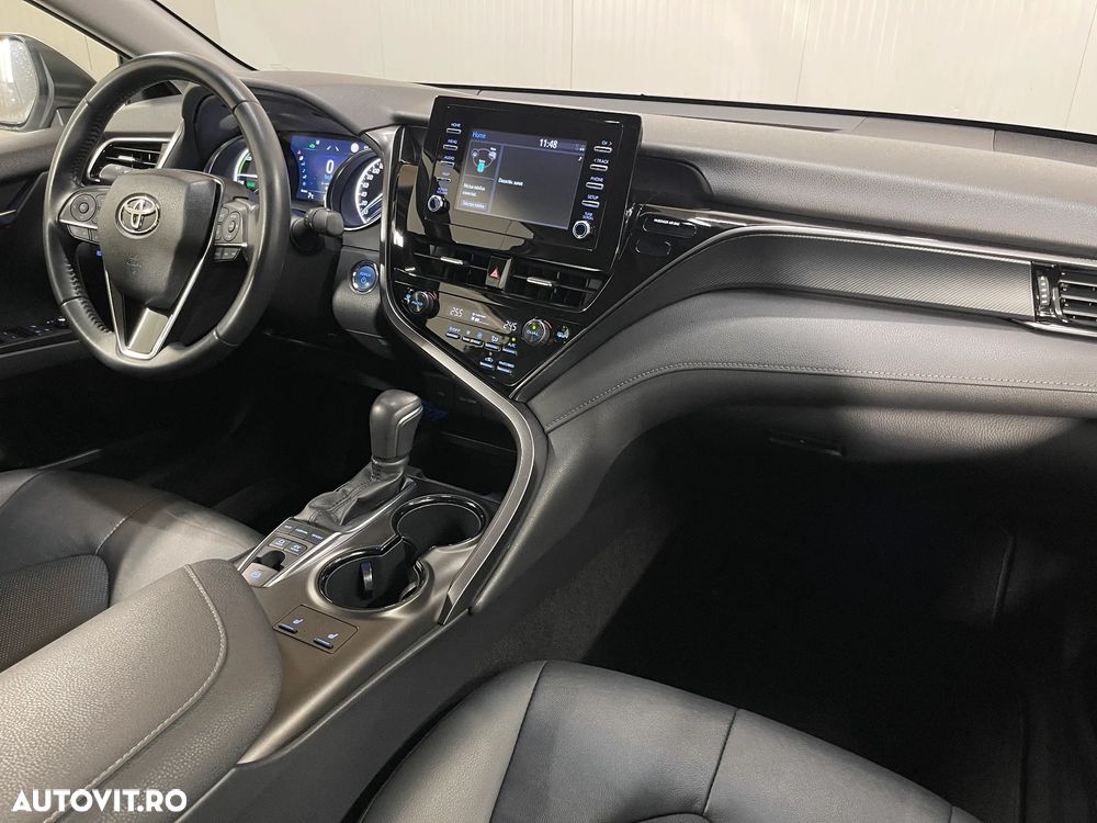 Toyota Camry 2.5 Hybrid Business - 8