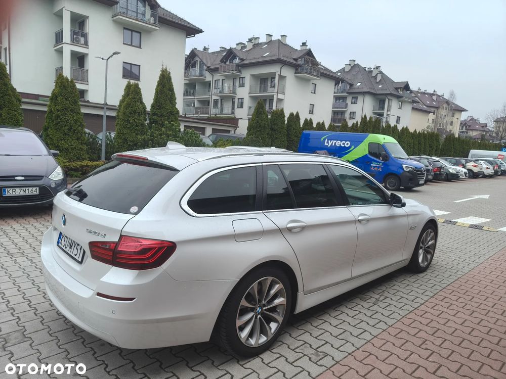 BMW Seria 5 520d xDrive - 2