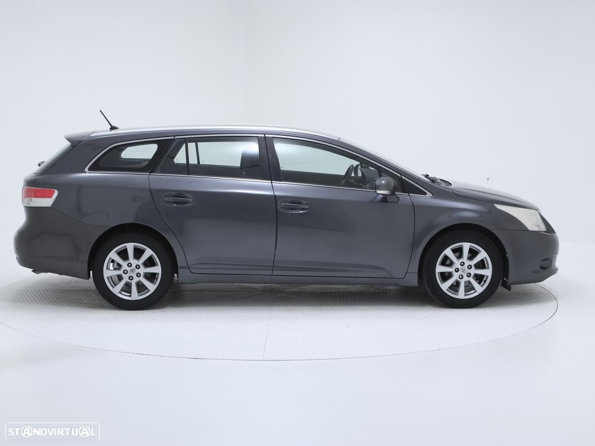 Toyota Avensis SW - 2