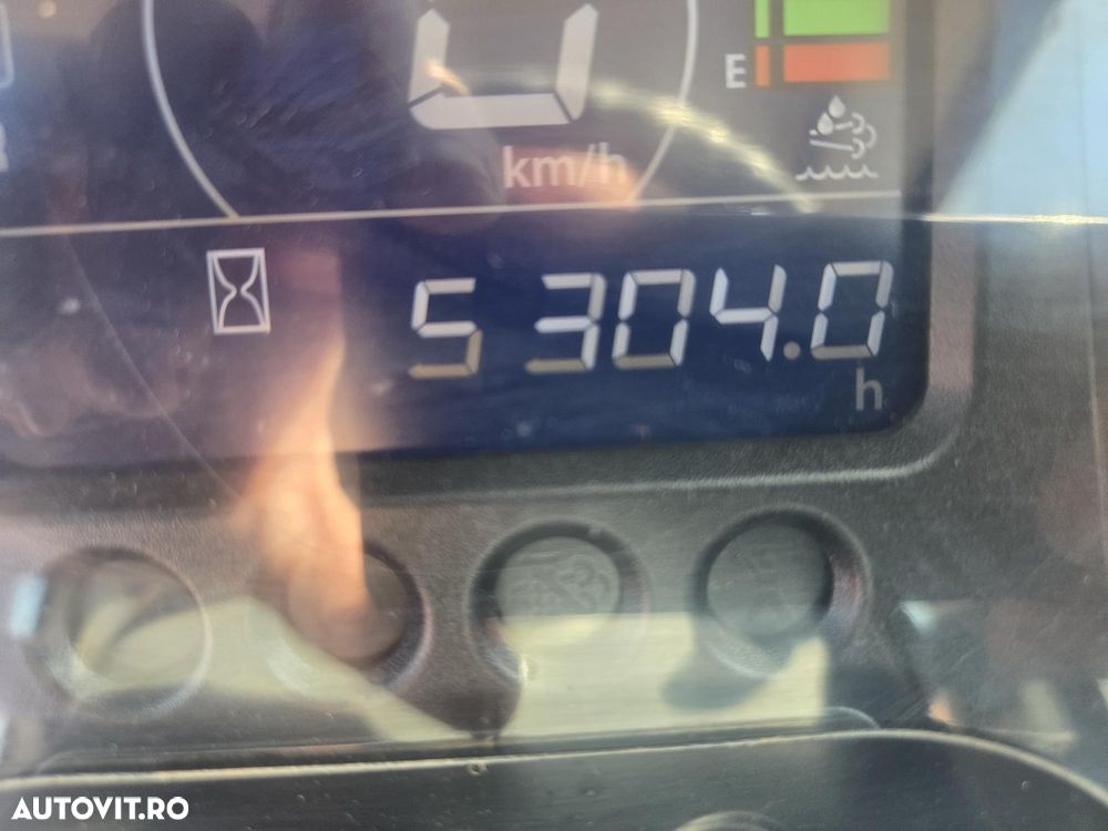 Hitachi ZW150-6, 2018, 5.304h, 21.348km, cupa 2,5mc, Masa 14 tone, cupla rapida, anv Michelin 80% ok, cantar, camera spate masalier, FULL OPTION, filtru suplimentar, Aer cond, rulat in Germania, posibilitate leasing, STARE FOARTE BUNA-PROMOTIE 69.900 EUR+Tva - 39