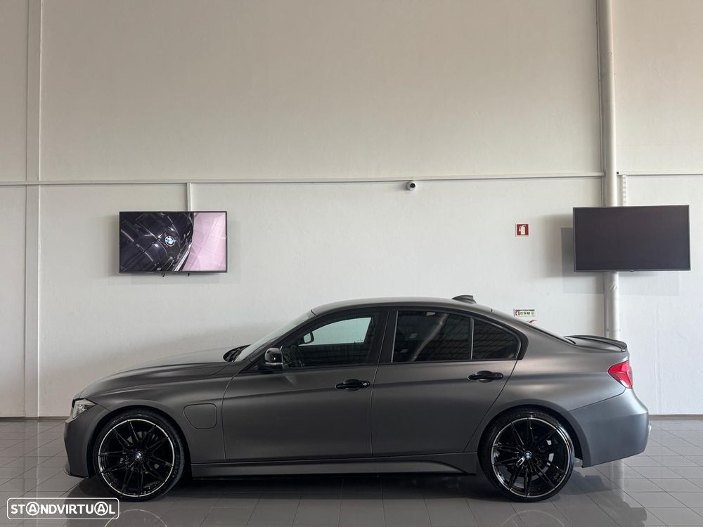 BMW 330 e iPerformance Pack M - 13