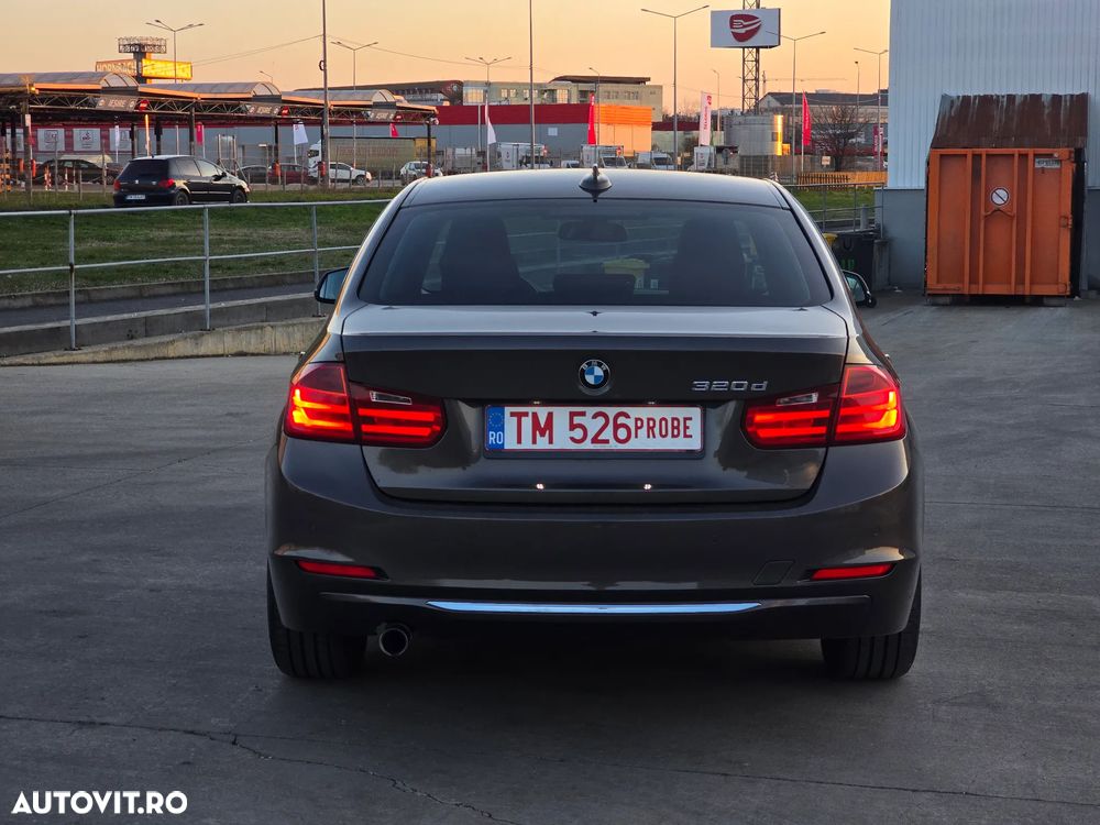 BMW Seria 3 320d Aut. Luxury Line - 12