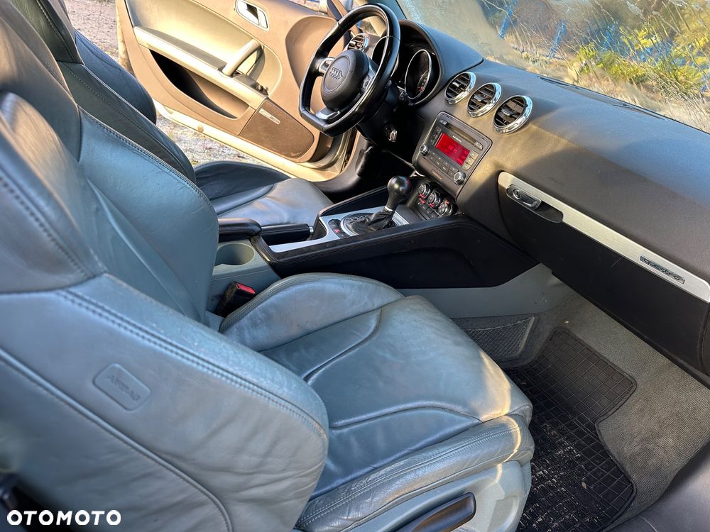 Audi TT Coupé 3.2 quattro DSG - 12