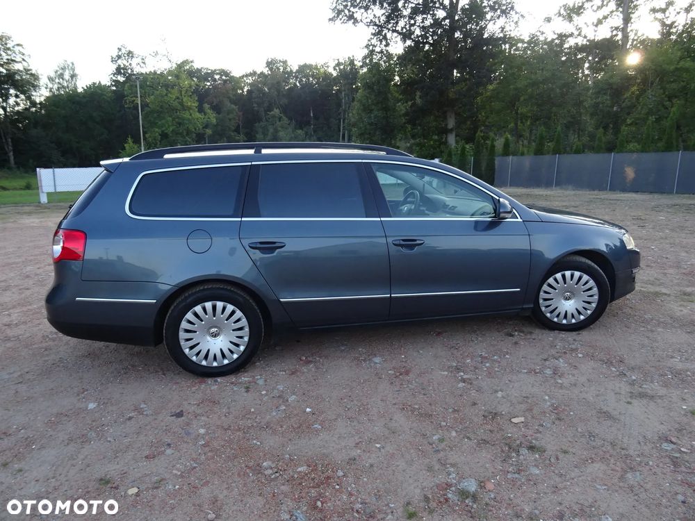 Volkswagen Passat - 4