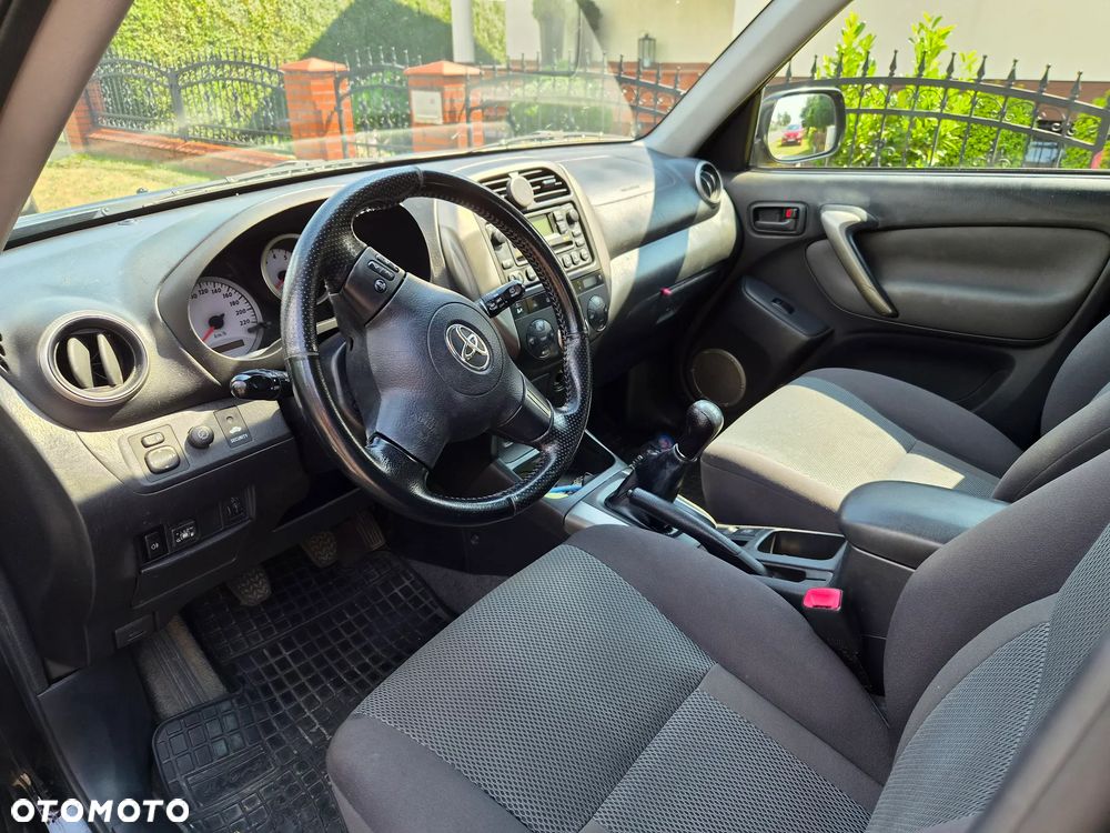 Toyota RAV4 2.0 VVT-i 4x4 - 7