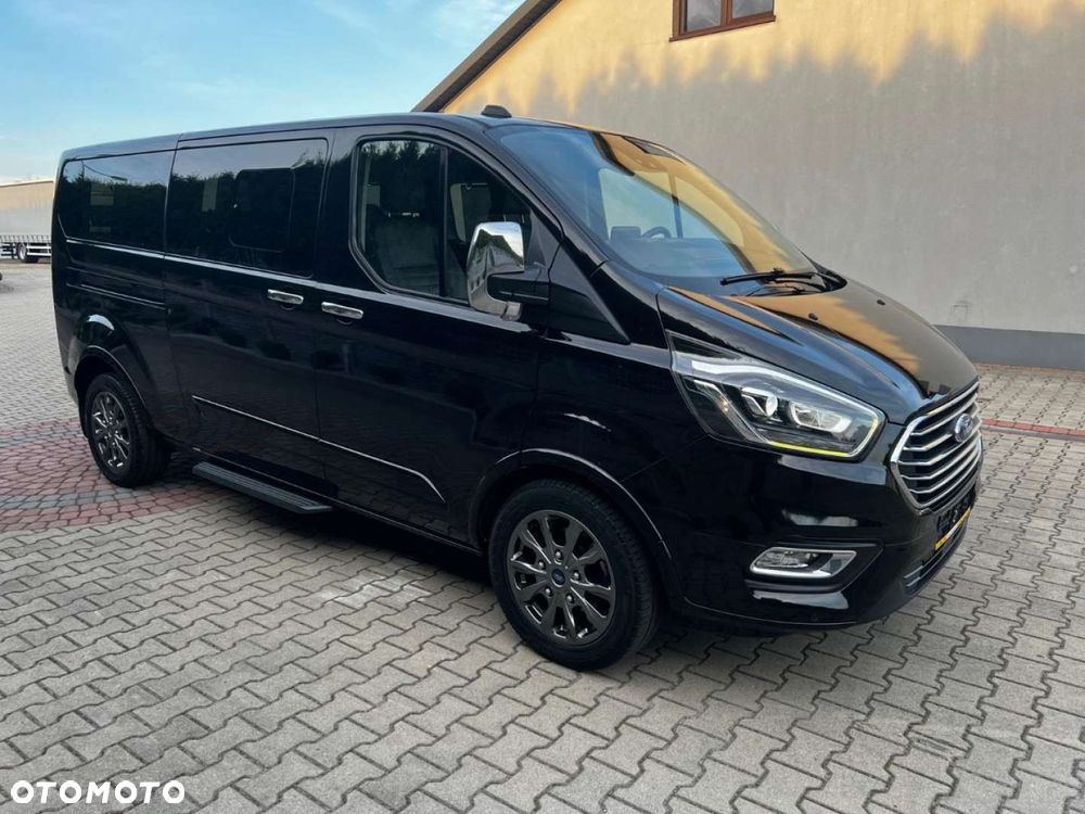 Ford Tourneo Custom - 13