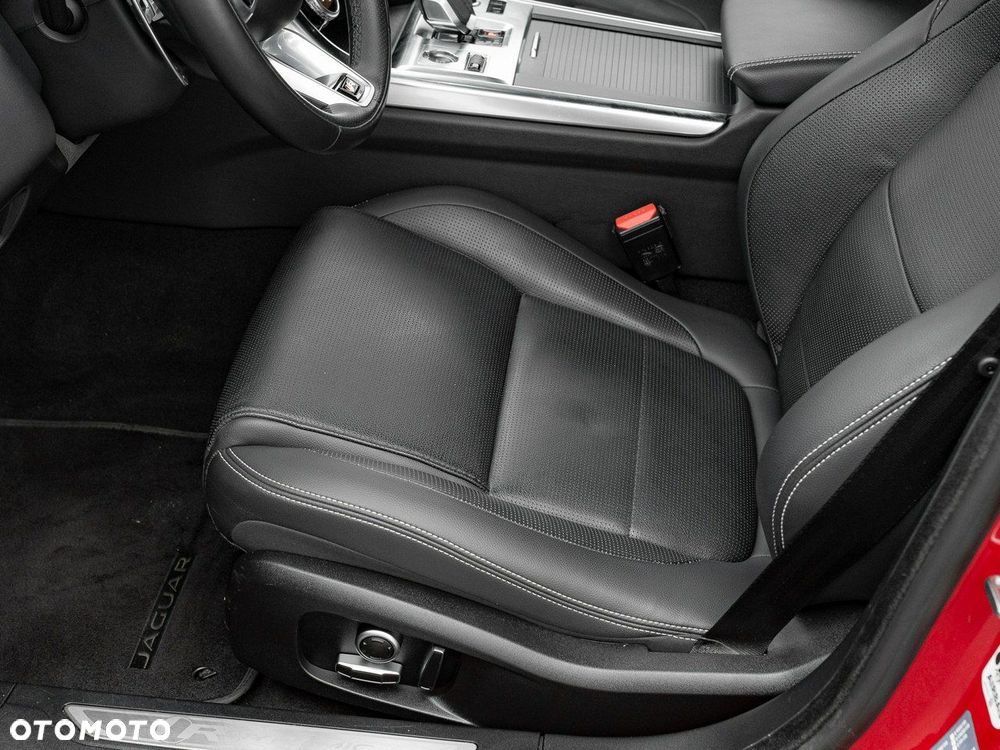 Jaguar XF 2.0 P250 R-Dynamic SE - 14