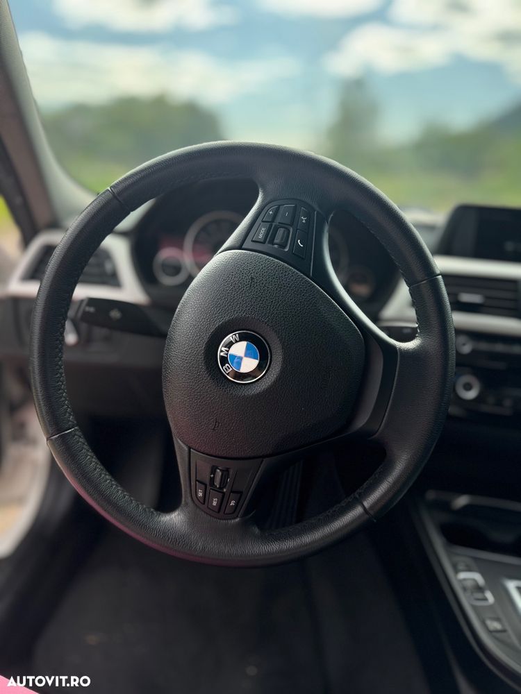 BMW Seria 3 320i AT - 16