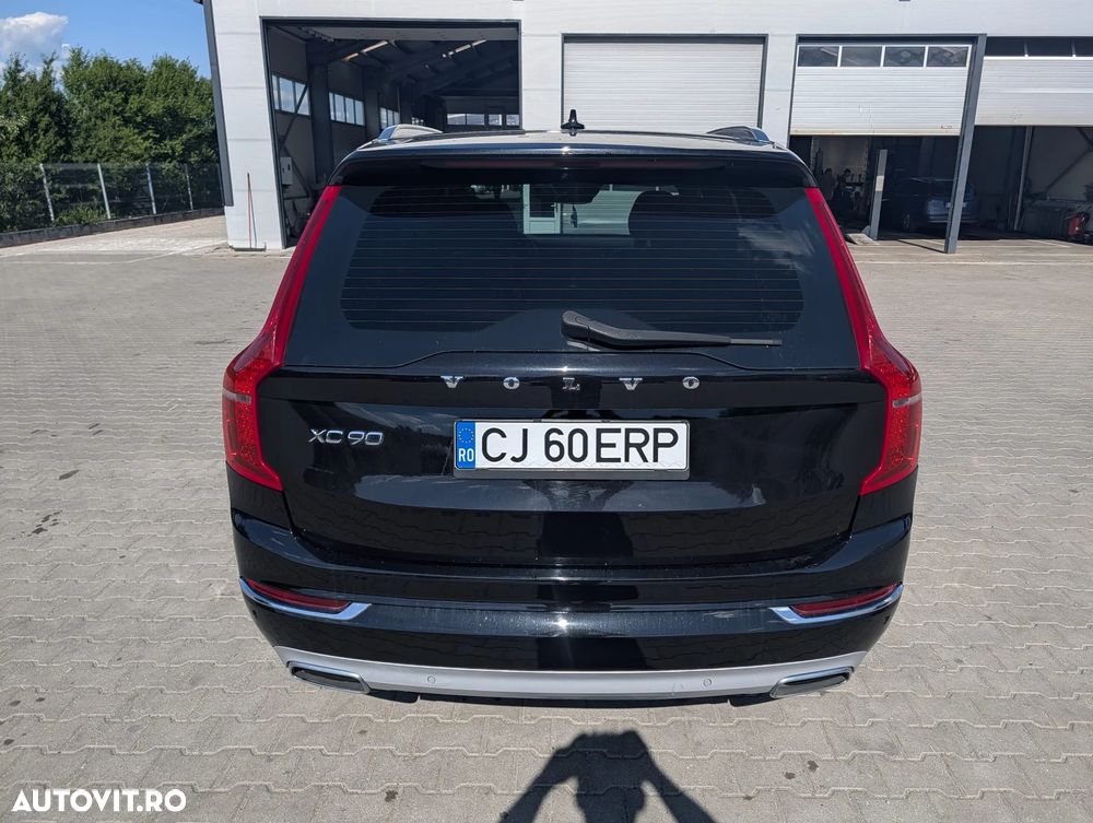 Volvo XC 90 D5 AWD Geartronic RDesign - 9