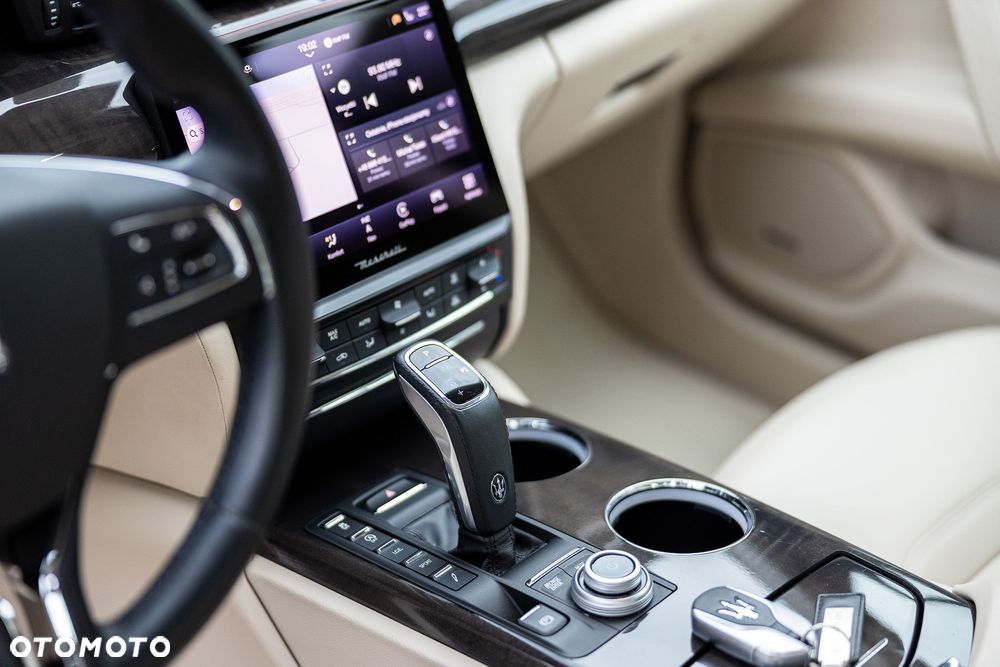 Maserati Quattroporte GranLusso S - 17