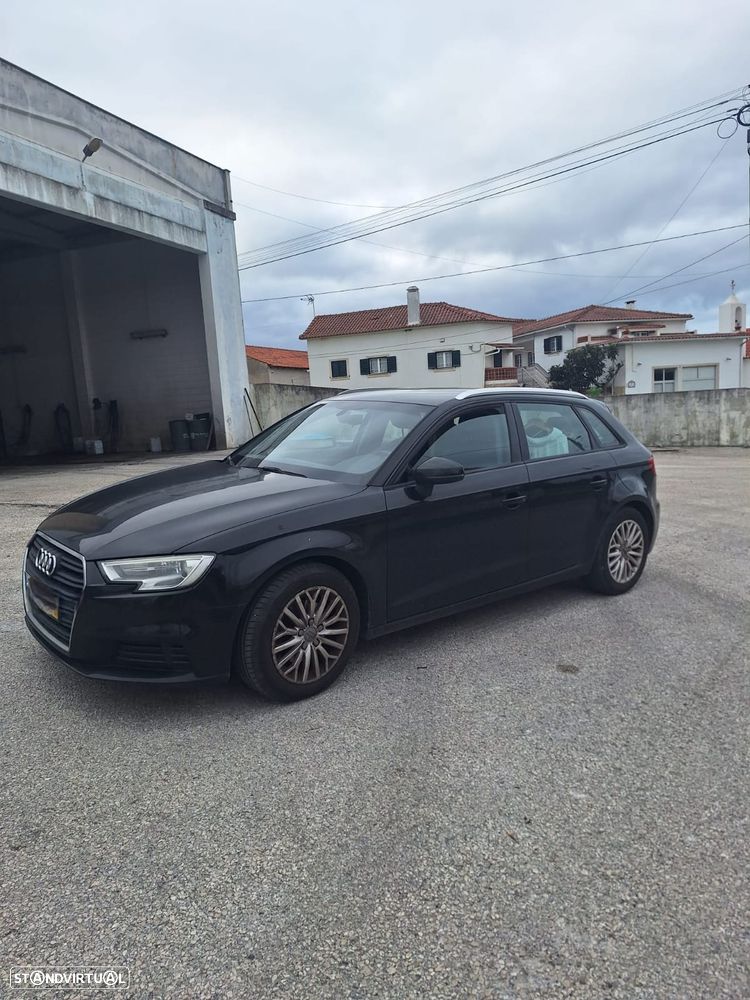 Audi A3 Sportback 1.6 TDI Advance - 4
