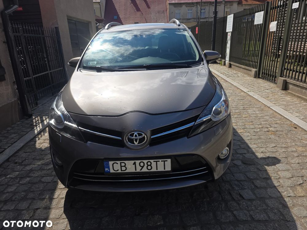Toyota Verso 1.8 Prestige 7os - 3